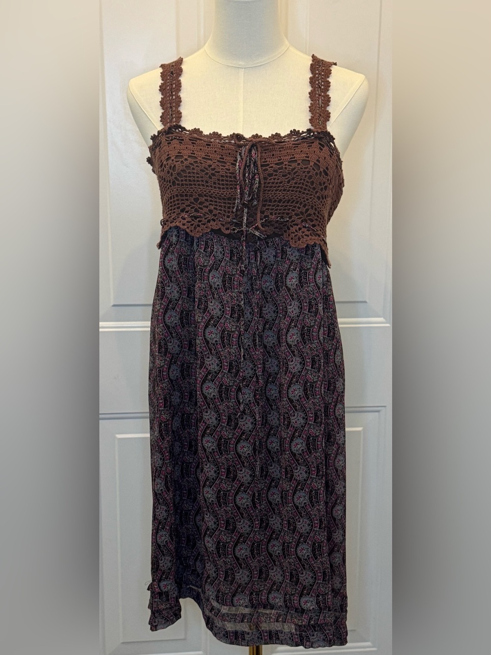 Anna Sui Brown Floral Crocheted Silk Babydoll Boho Dress Unique Luxury Rare Sz S